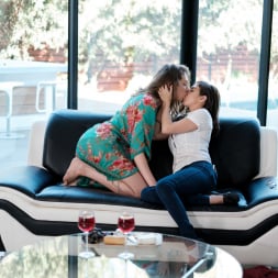 April O'neil in 'Sweetheart Video' Kissing My Crush (Thumbnail 12)
